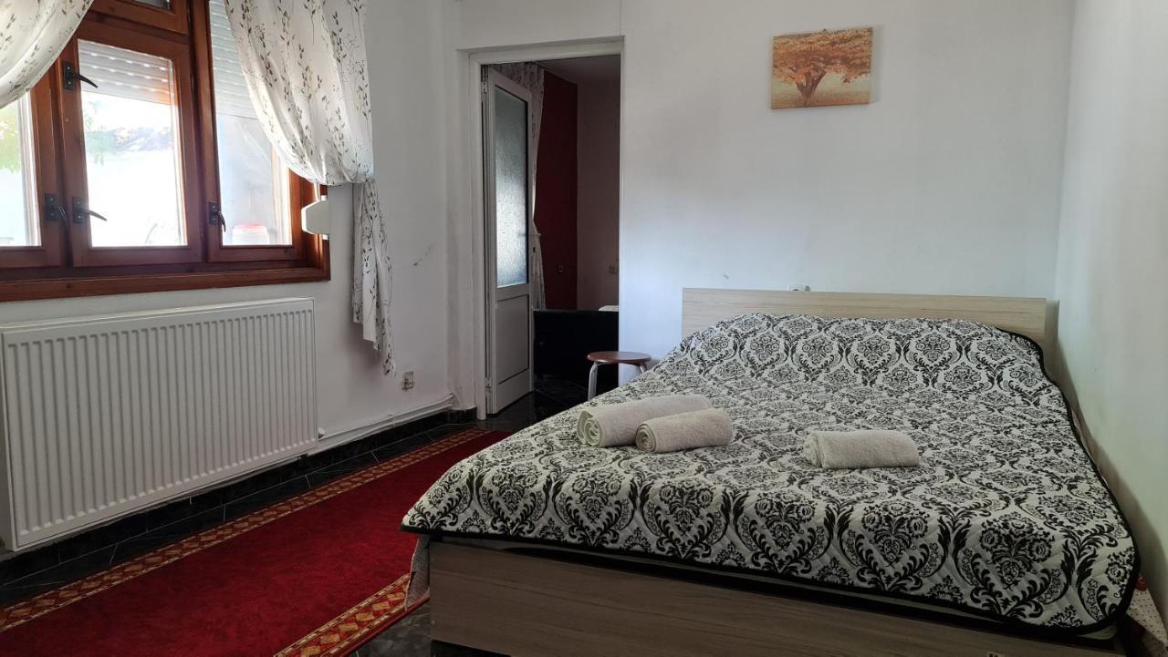 Guest House Koleshevi Byal Izvor ภายนอก รูปภาพ