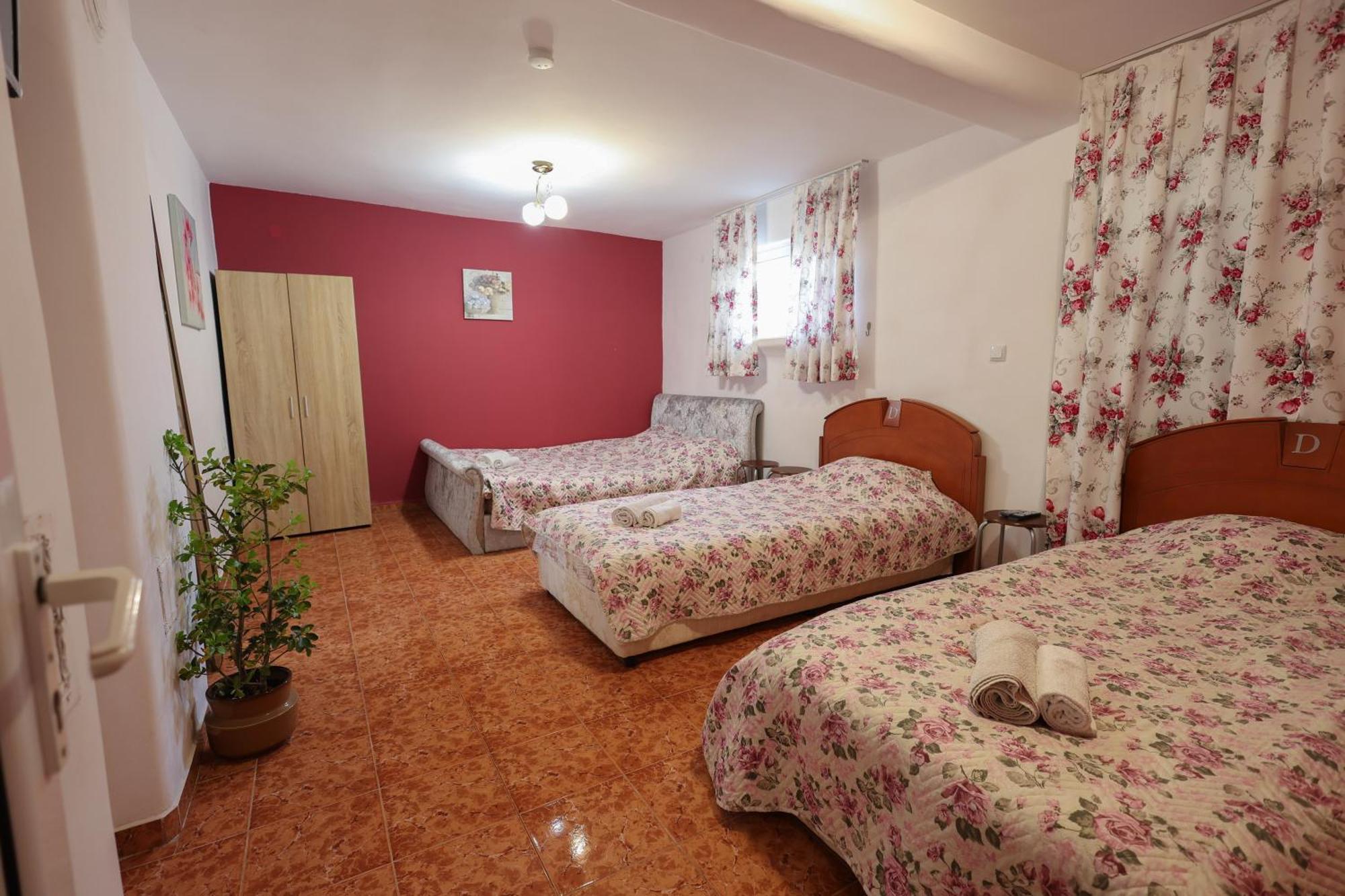 Guest House Koleshevi Byal Izvor ภายนอก รูปภาพ